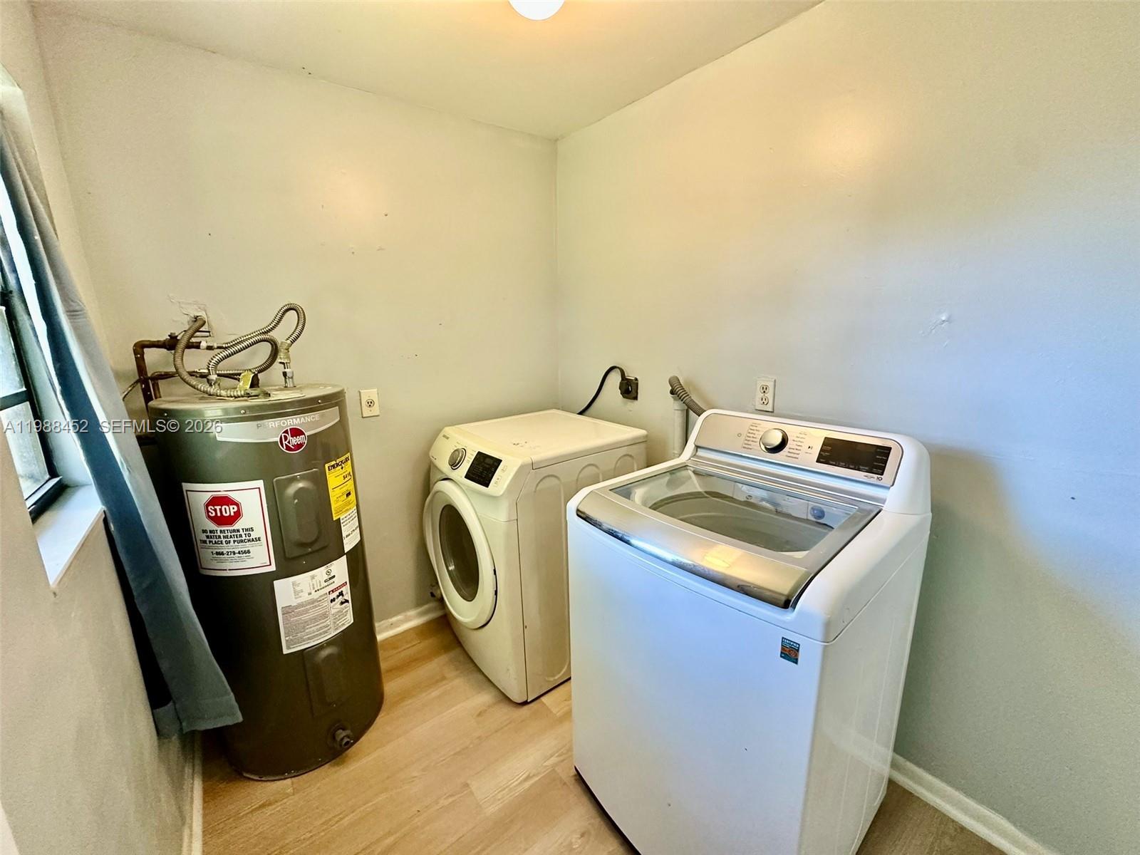 BUNCHE PARK - Residential Lease