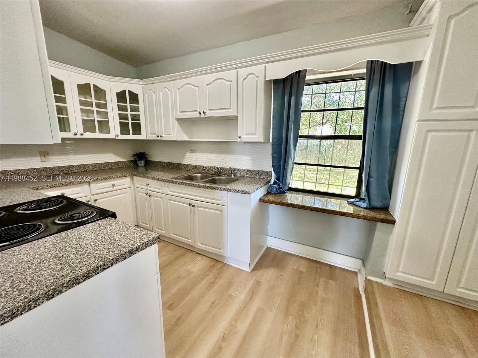 BUNCHE PARK - Residential Lease