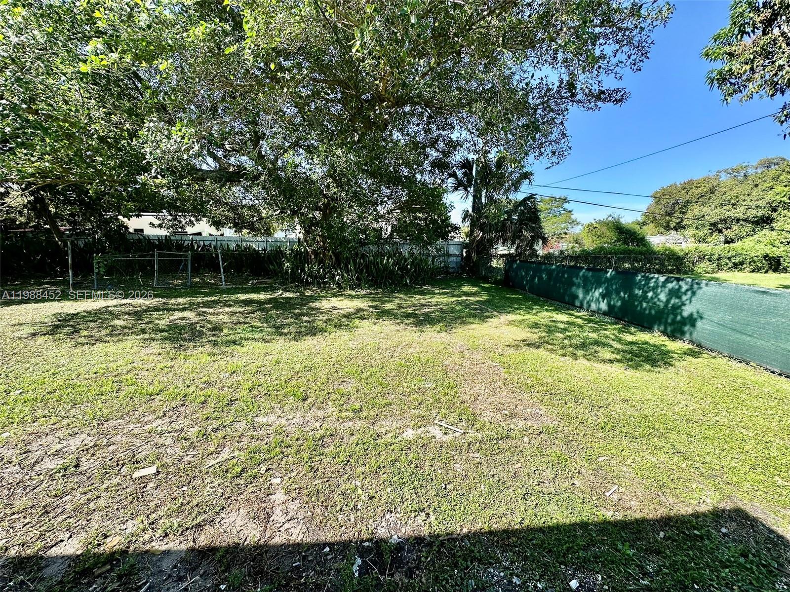 BUNCHE PARK - Residential Lease