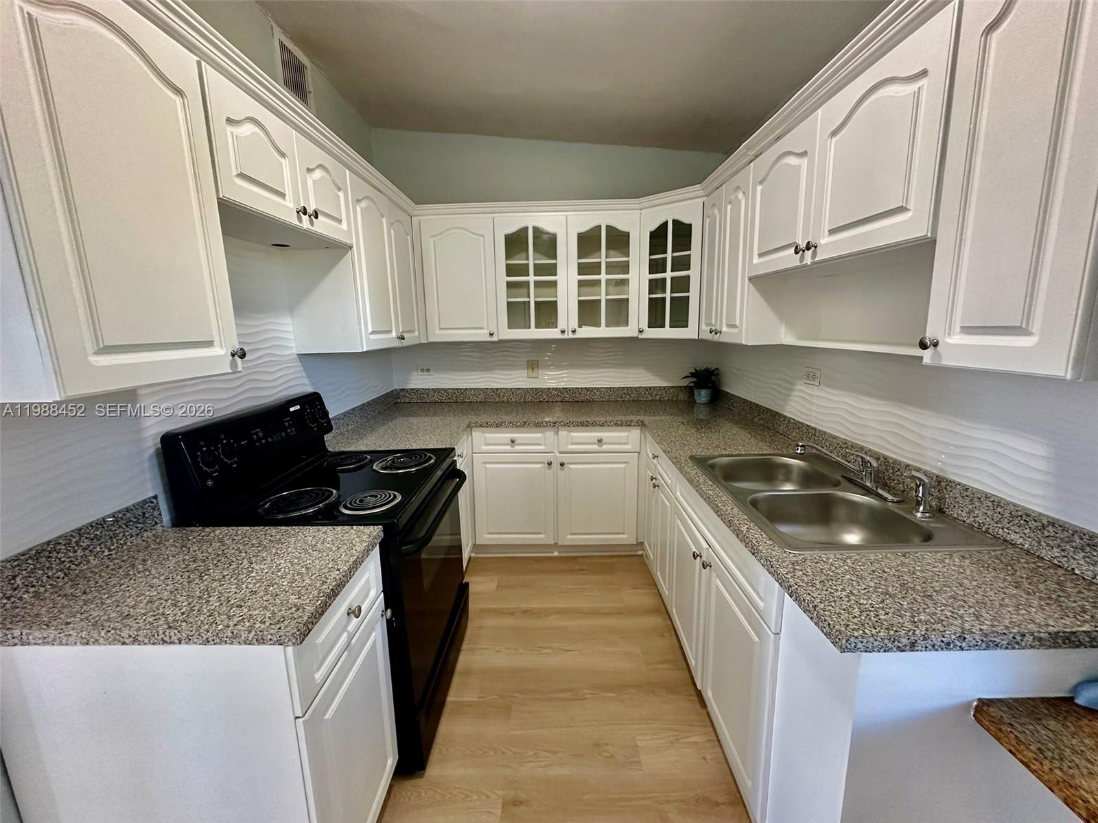 BUNCHE PARK - Residential Lease