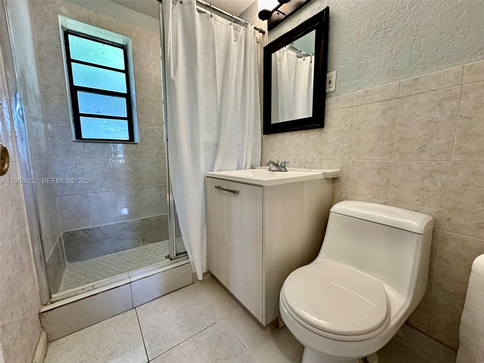 BUNCHE PARK - Residential Lease