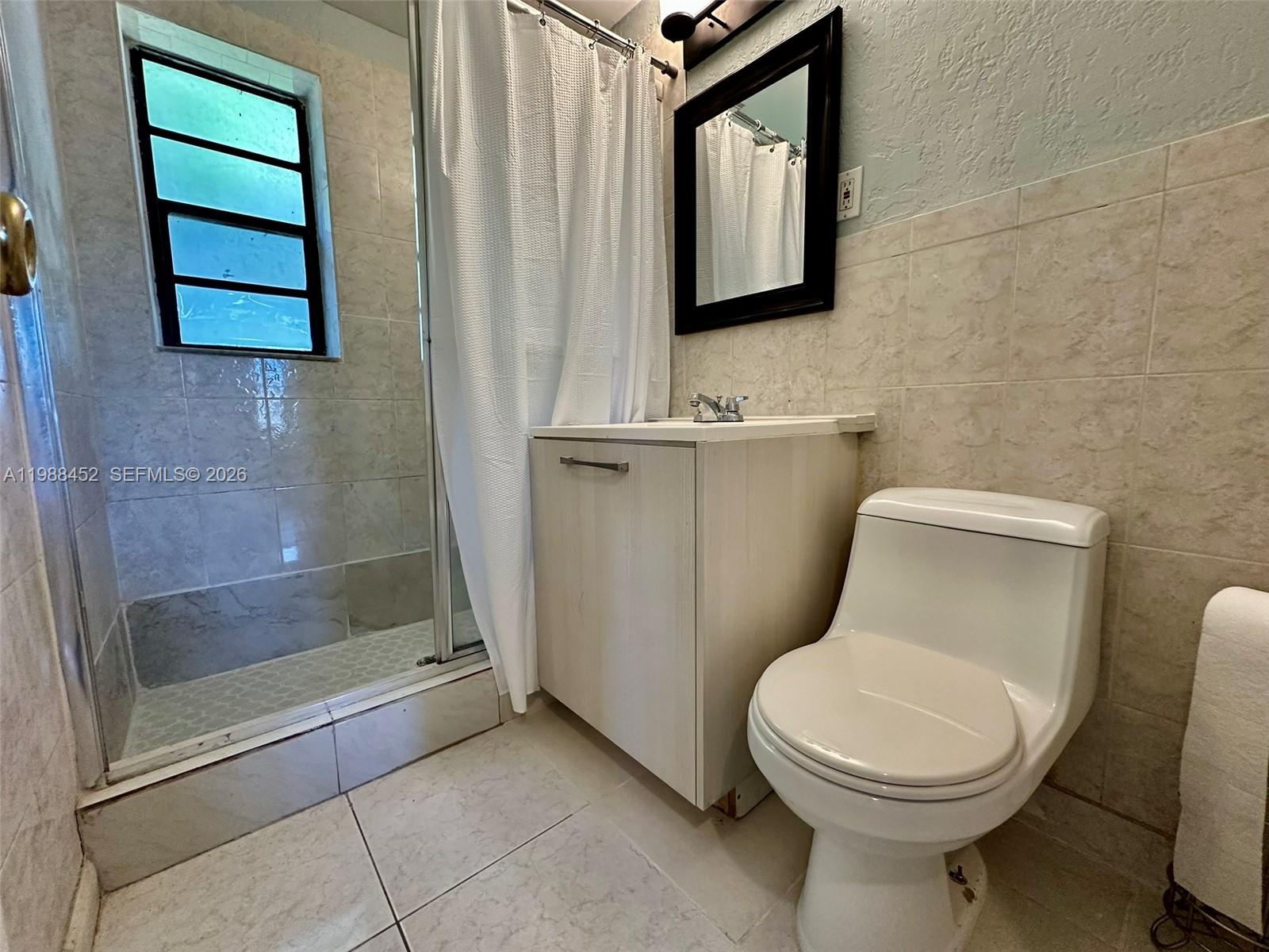 BUNCHE PARK - Residential Lease