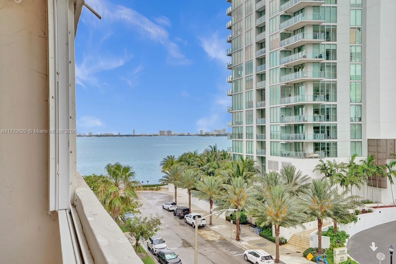 Rental Property at 505 Ne 30th St 505, Miami, Broward County, Florida - Bedrooms: 2 
Bathrooms: 1  - $2,500 MO.
