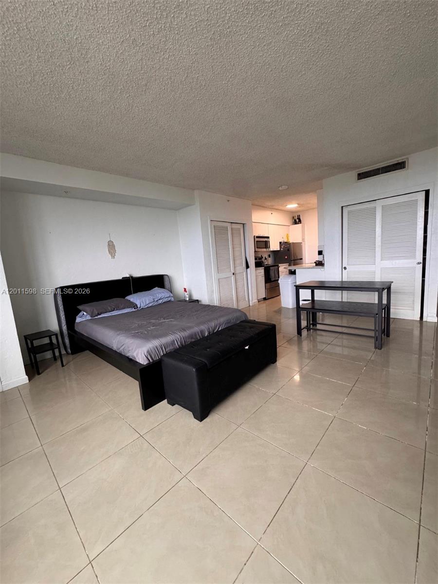 1500 Bay Rd 1576S