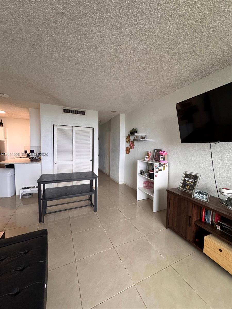 1500 Bay Rd 1576S