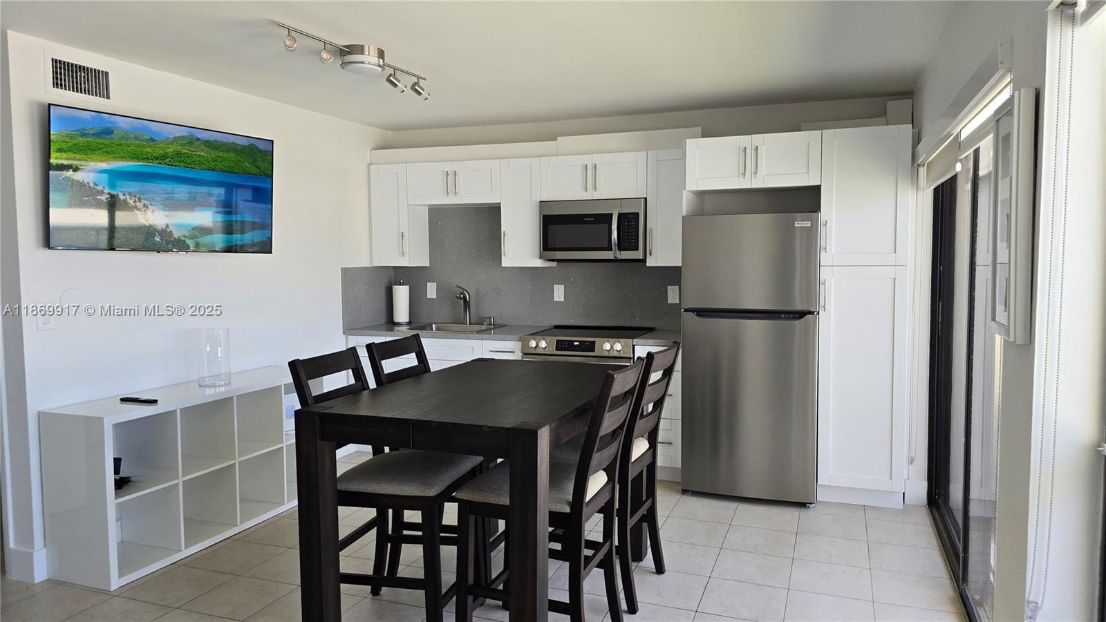 3215 N Ocean Dr 302