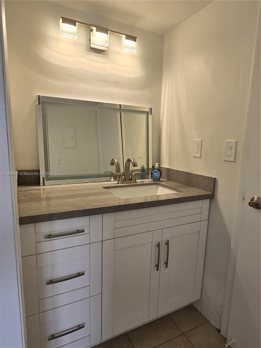 3215 N Ocean Dr 302