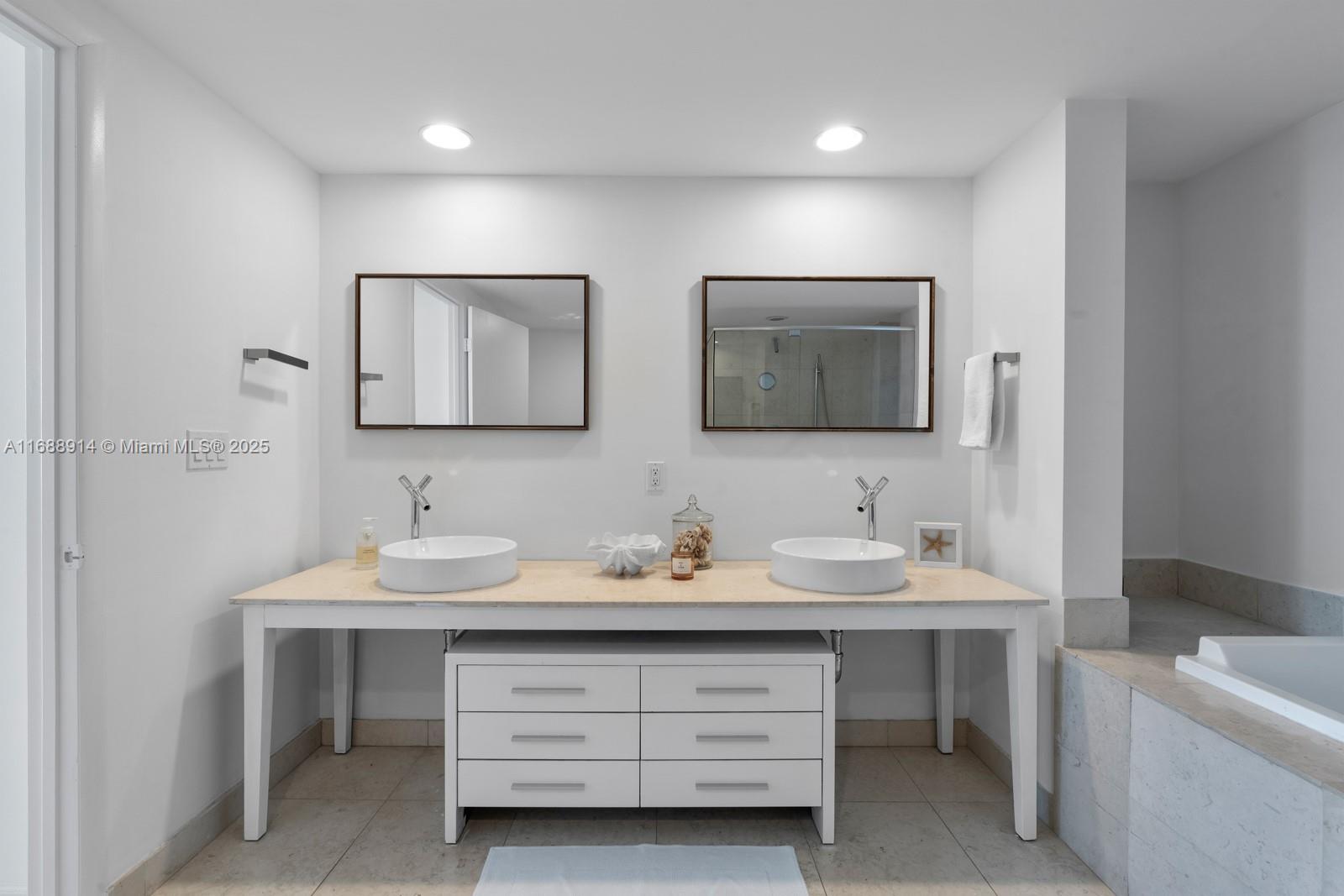 ICONBRICKELL CONDO NO 1 - Residential