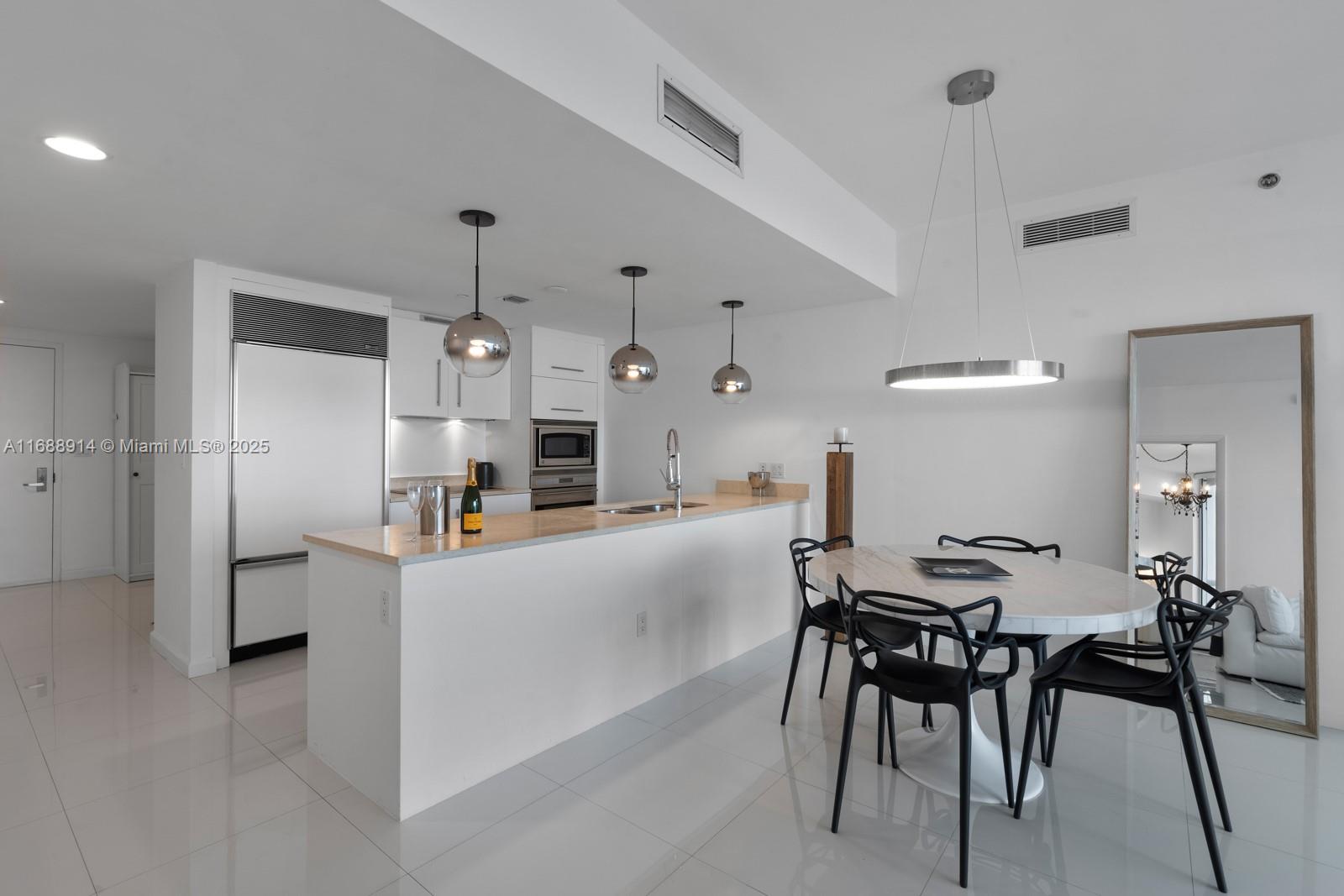 ICONBRICKELL CONDO NO 1 - Residential