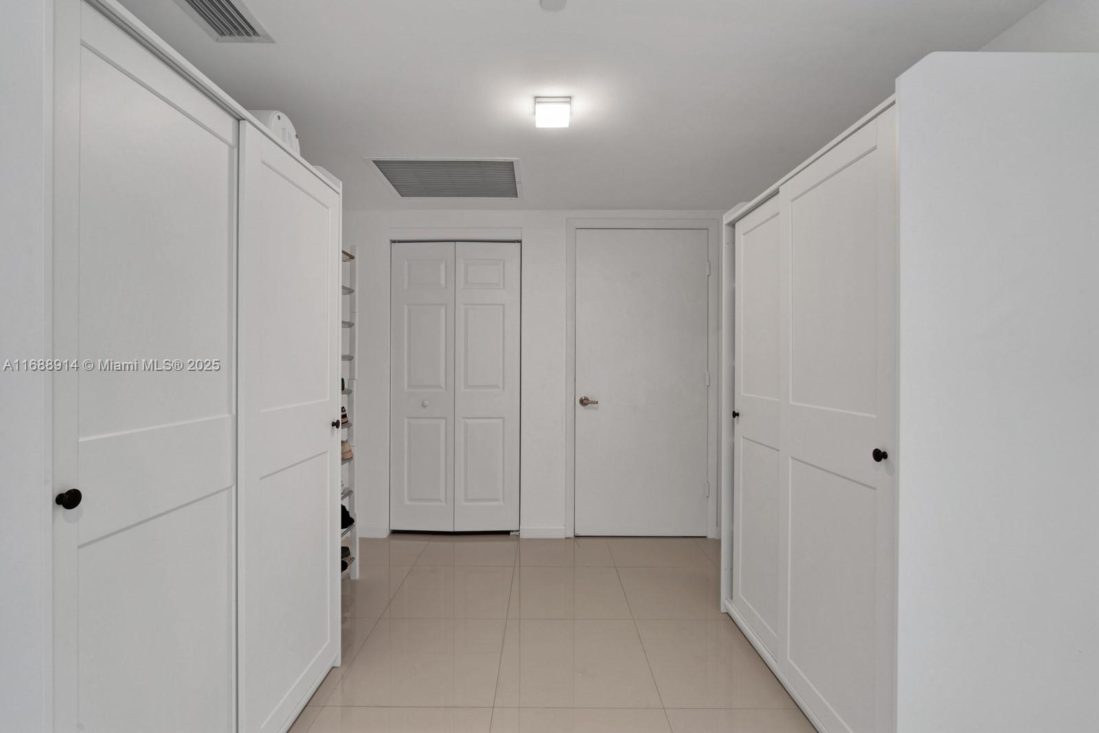 ICONBRICKELL CONDO NO 1 - Residential