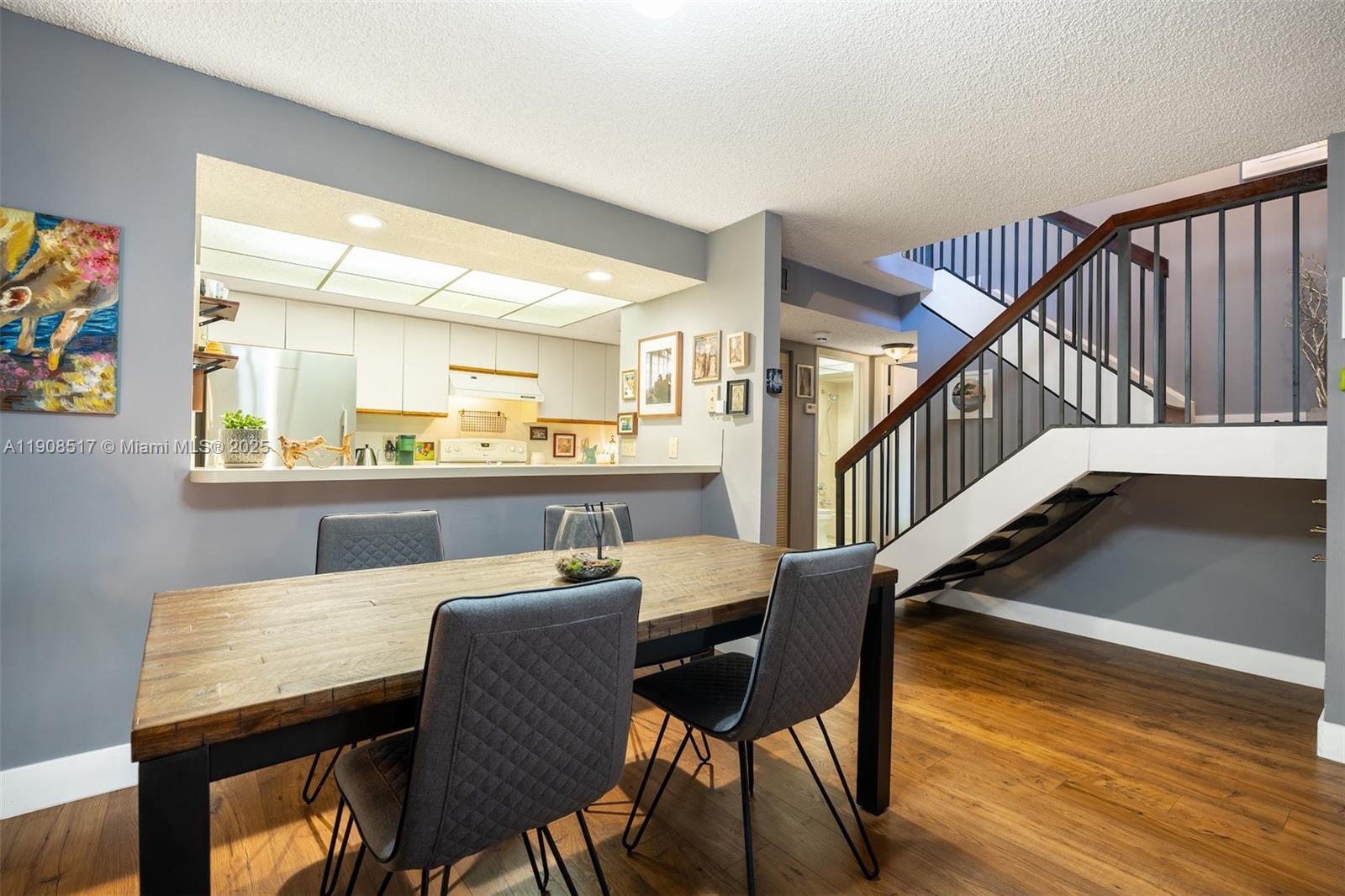 PEMBROKE LAKES SECTION SE - Residential