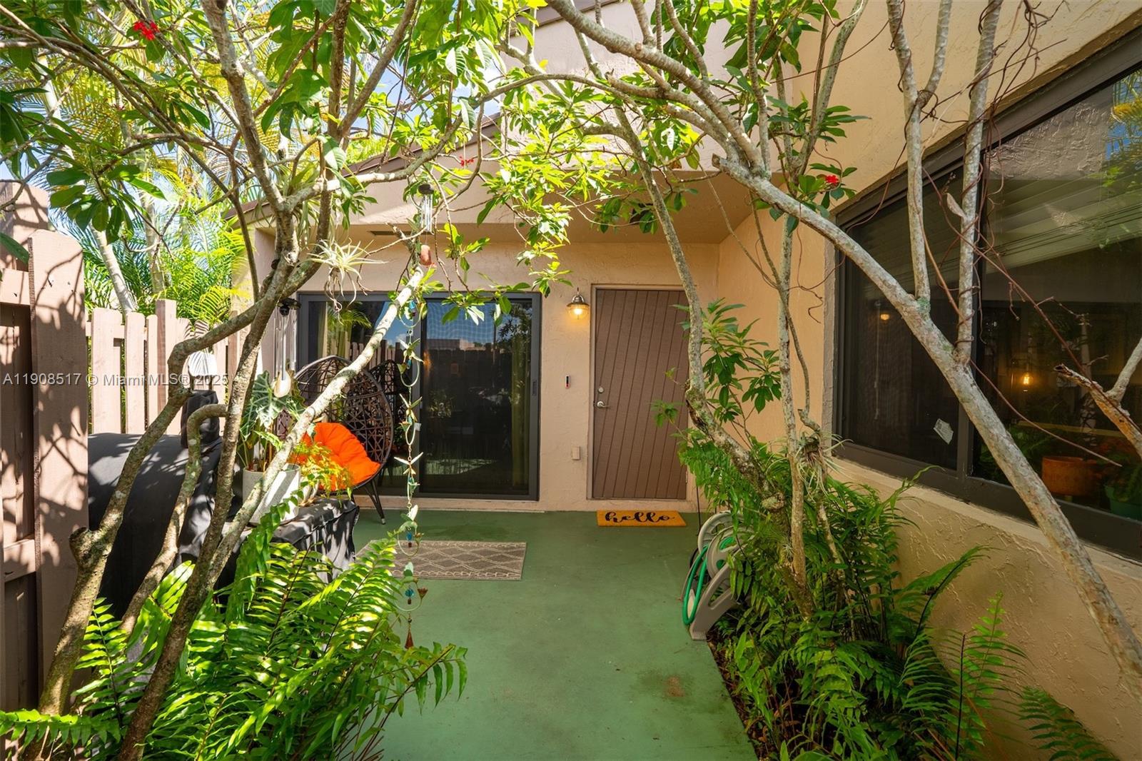 PEMBROKE LAKES SECTION SE - Residential