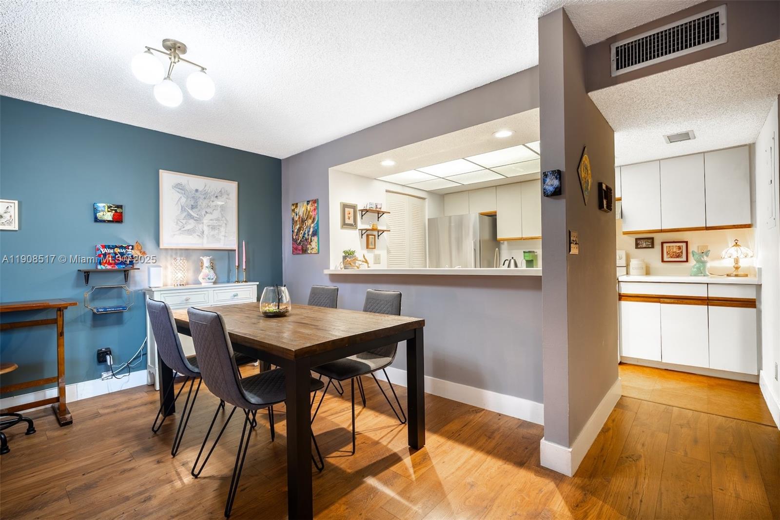 PEMBROKE LAKES SECTION SE - Residential