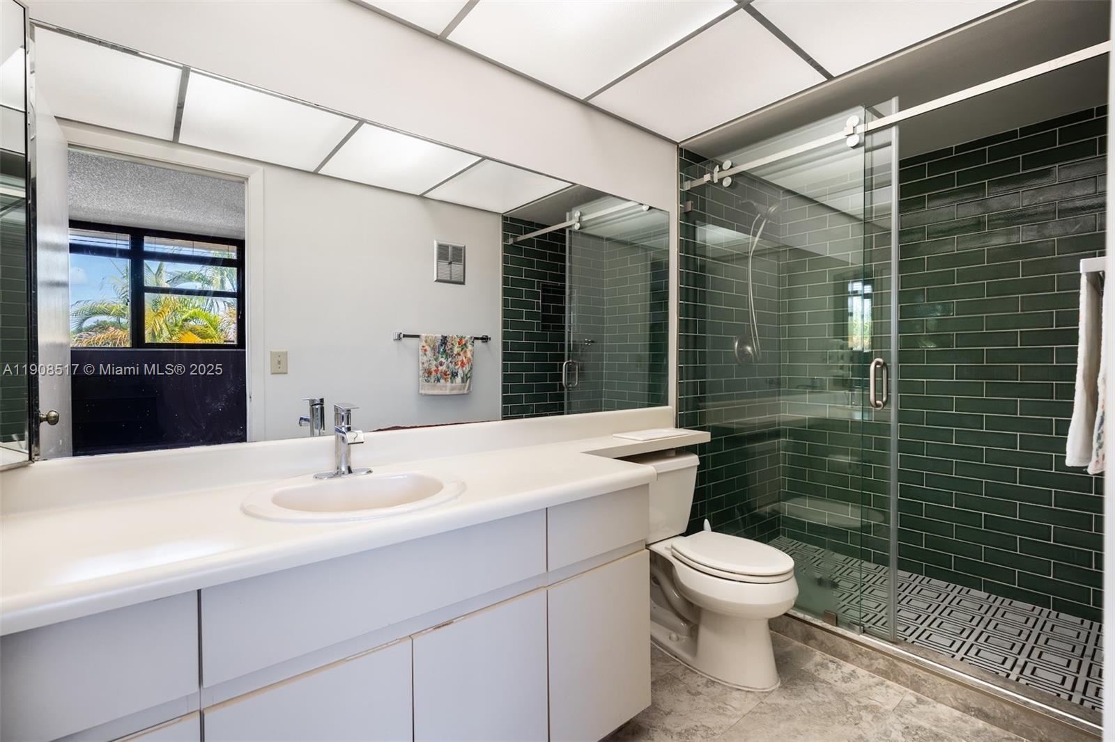 PEMBROKE LAKES SECTION SE - Residential