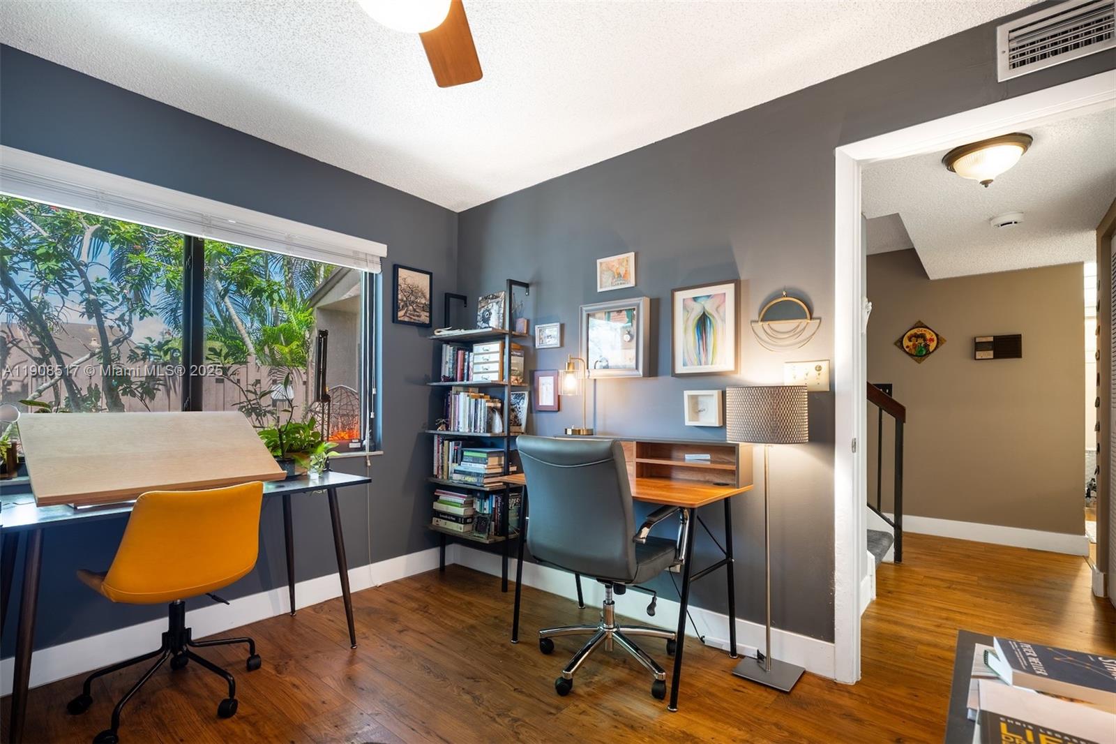 PEMBROKE LAKES SECTION SE - Residential