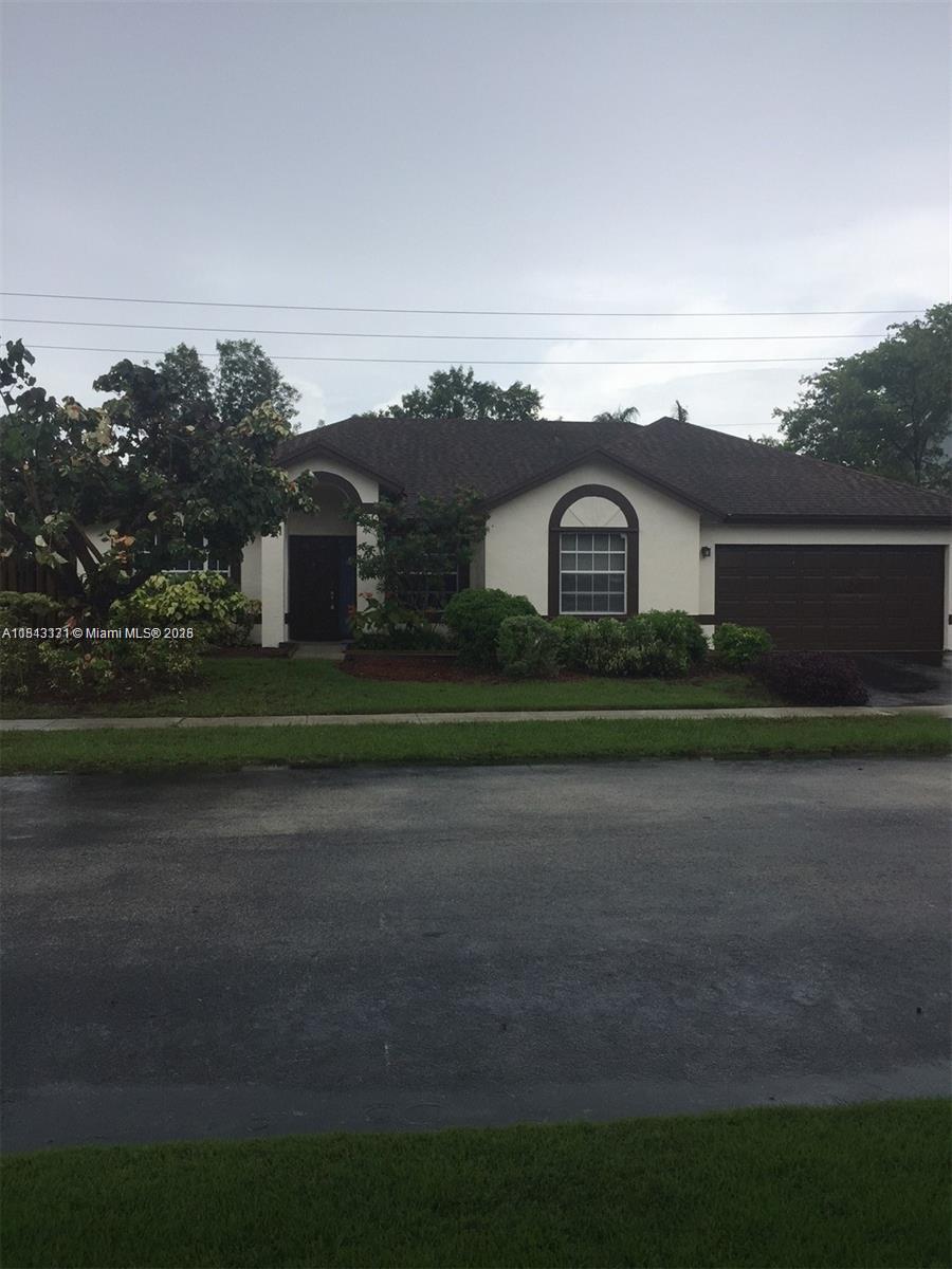 GREAT HOME IN A VERY DESIRABLE NEIGHBORHOOD! NO ASSOCIATION APPROVAL. 3/2 IN UPGRADED HOUSE DECORATED WITH NUETRAL COLORS AND BOASTING STAINLESS STEEL APPLIANCES. 2 CAR GARAGE WITH PLENTY OF DRIVEWAY PARKING.PROPERTY IS READY FOR MOVE IN MID-AUGUST