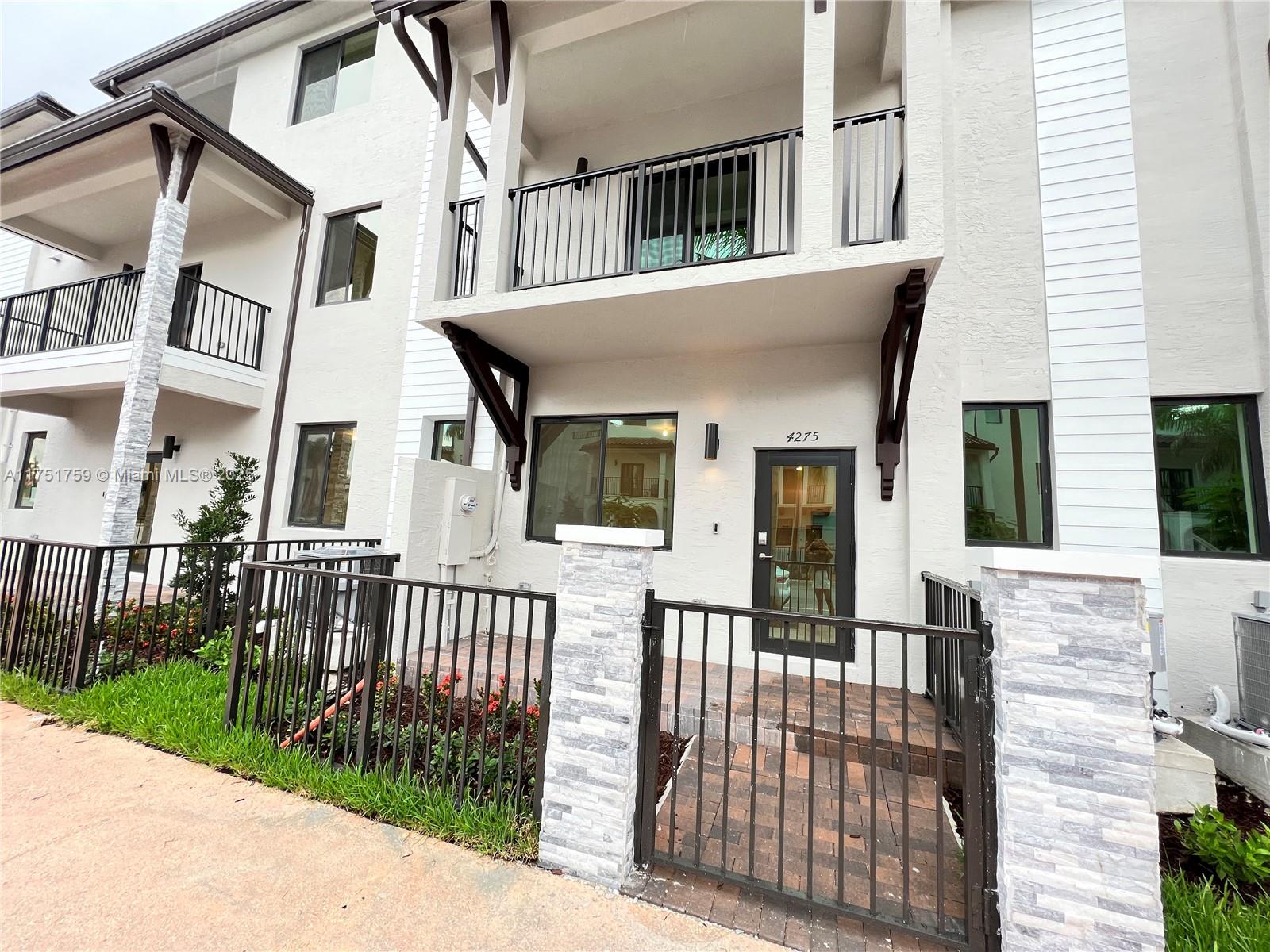 Rental Property at 4275 Nw 83rd Ave 4275, Doral, Miami-Dade County, Florida - Bedrooms: 3 
Bathrooms: 3  - $3,800 MO.
