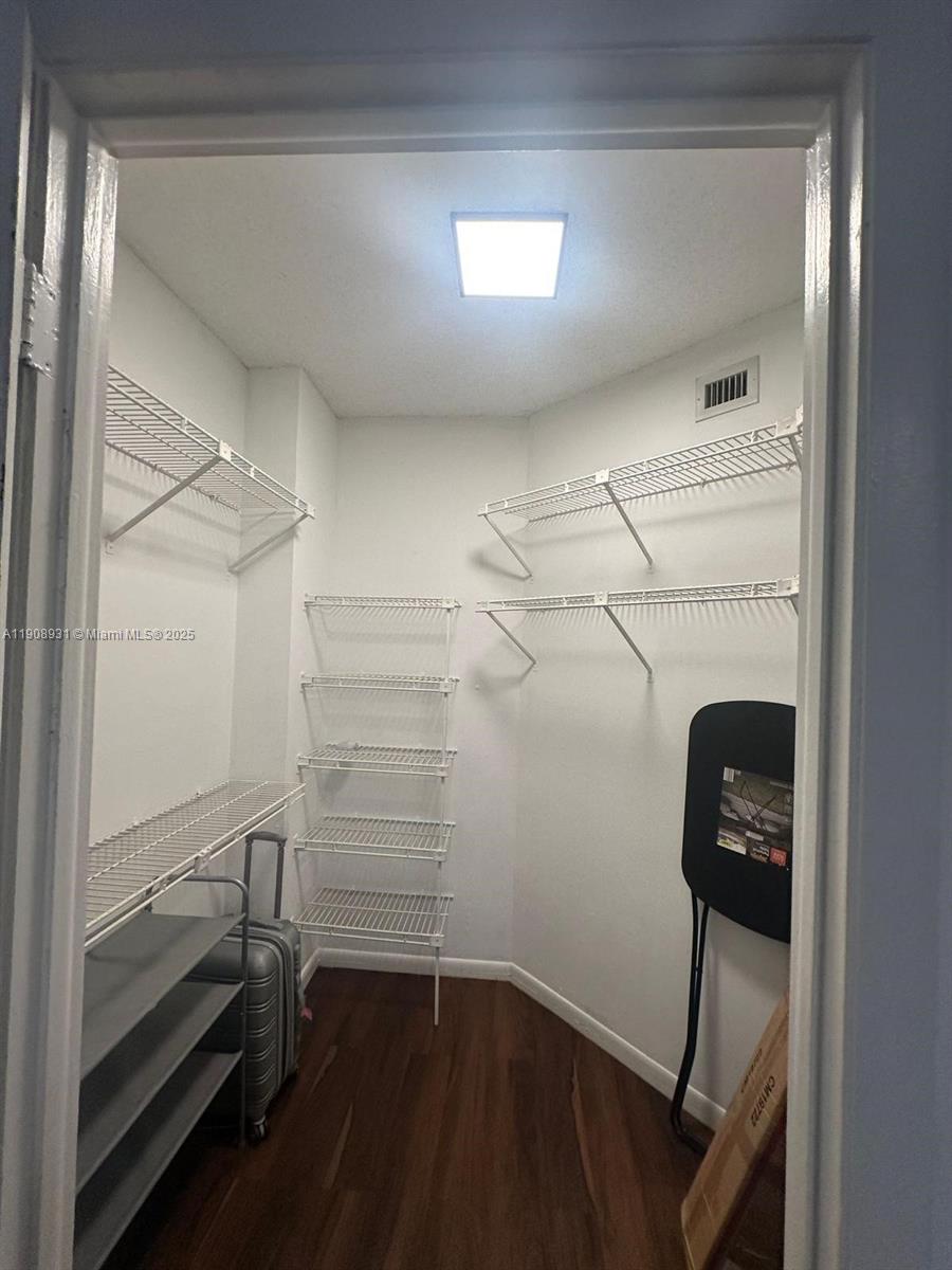 LAS VISTAS AT DORAL CONDO - Residential