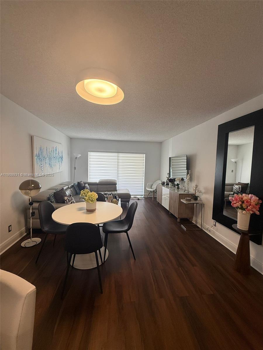 LAS VISTAS AT DORAL CONDO - Residential