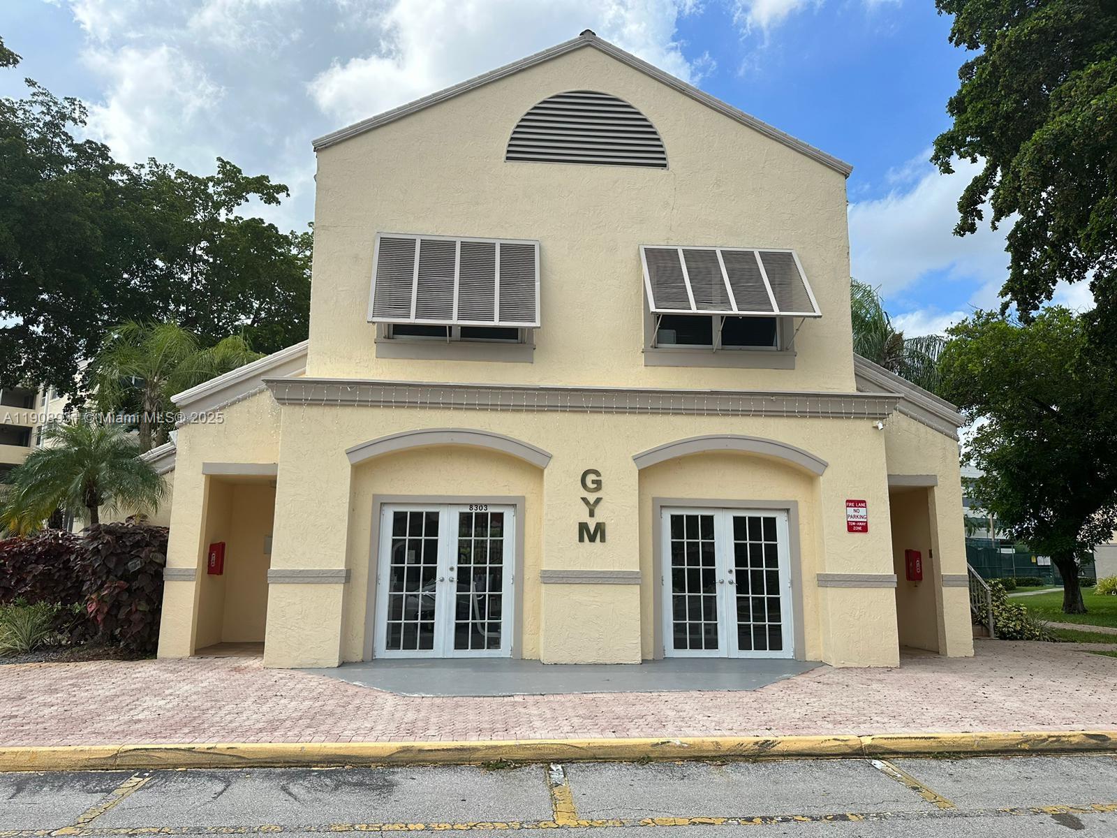 LAS VISTAS AT DORAL CONDO - Residential