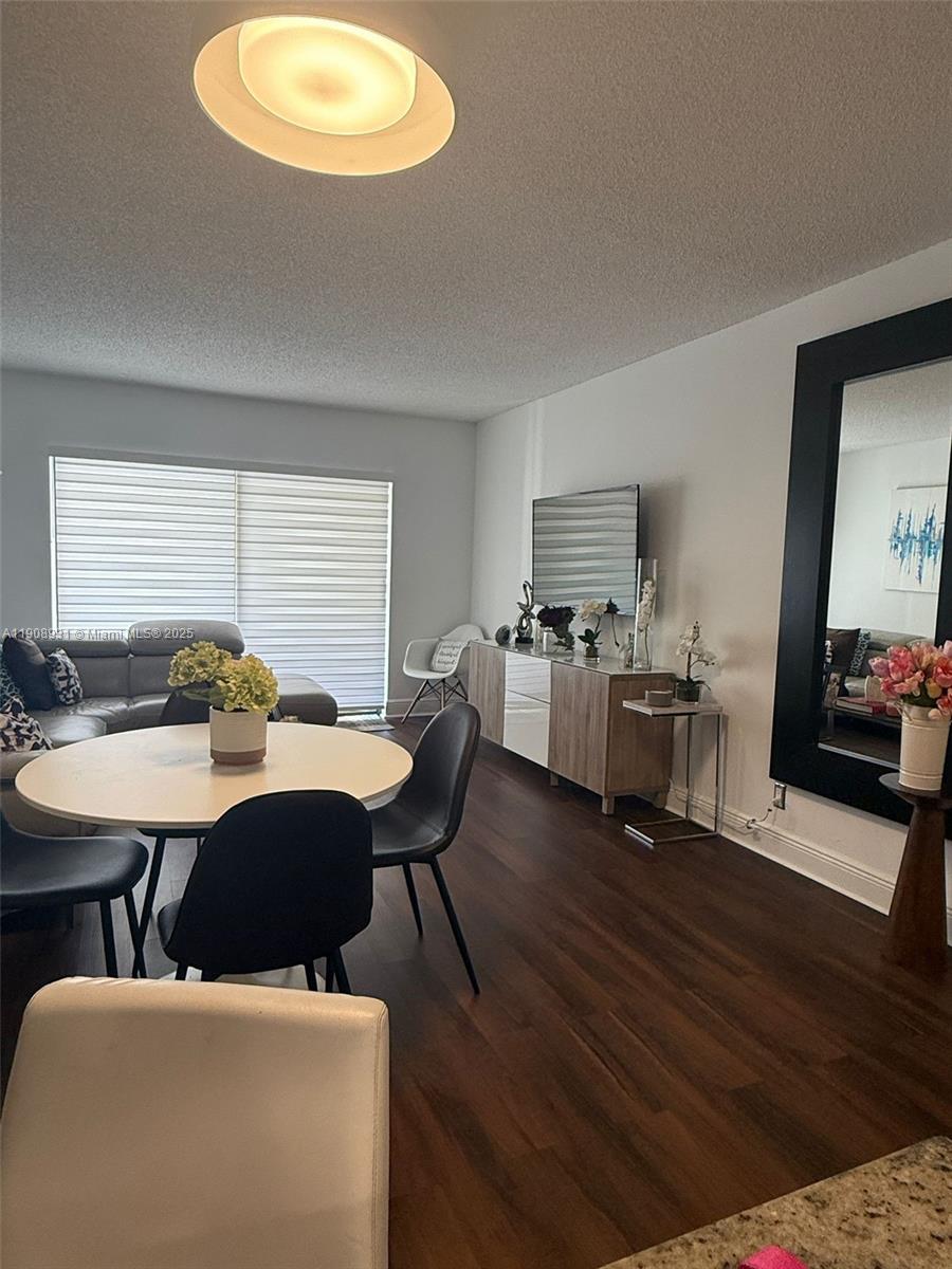 LAS VISTAS AT DORAL CONDO - Residential