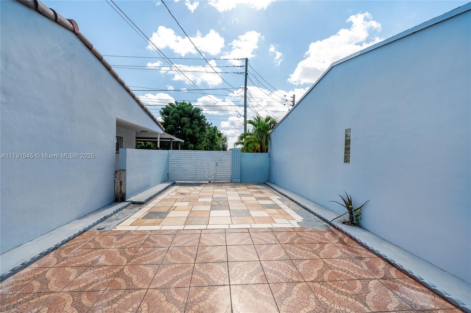 7000 W 15th Ct