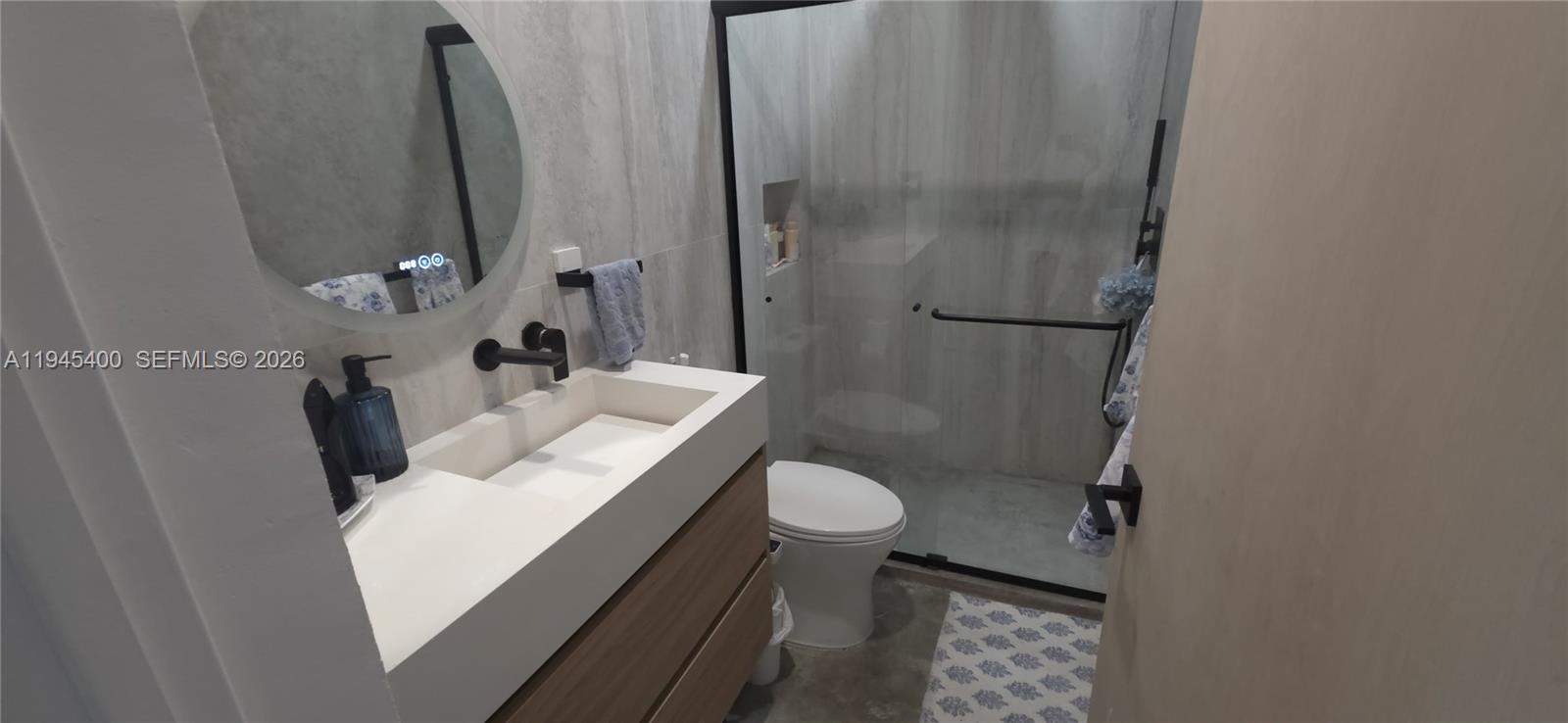 ELLAS LITTLE ACRES 1ST AD - Residential