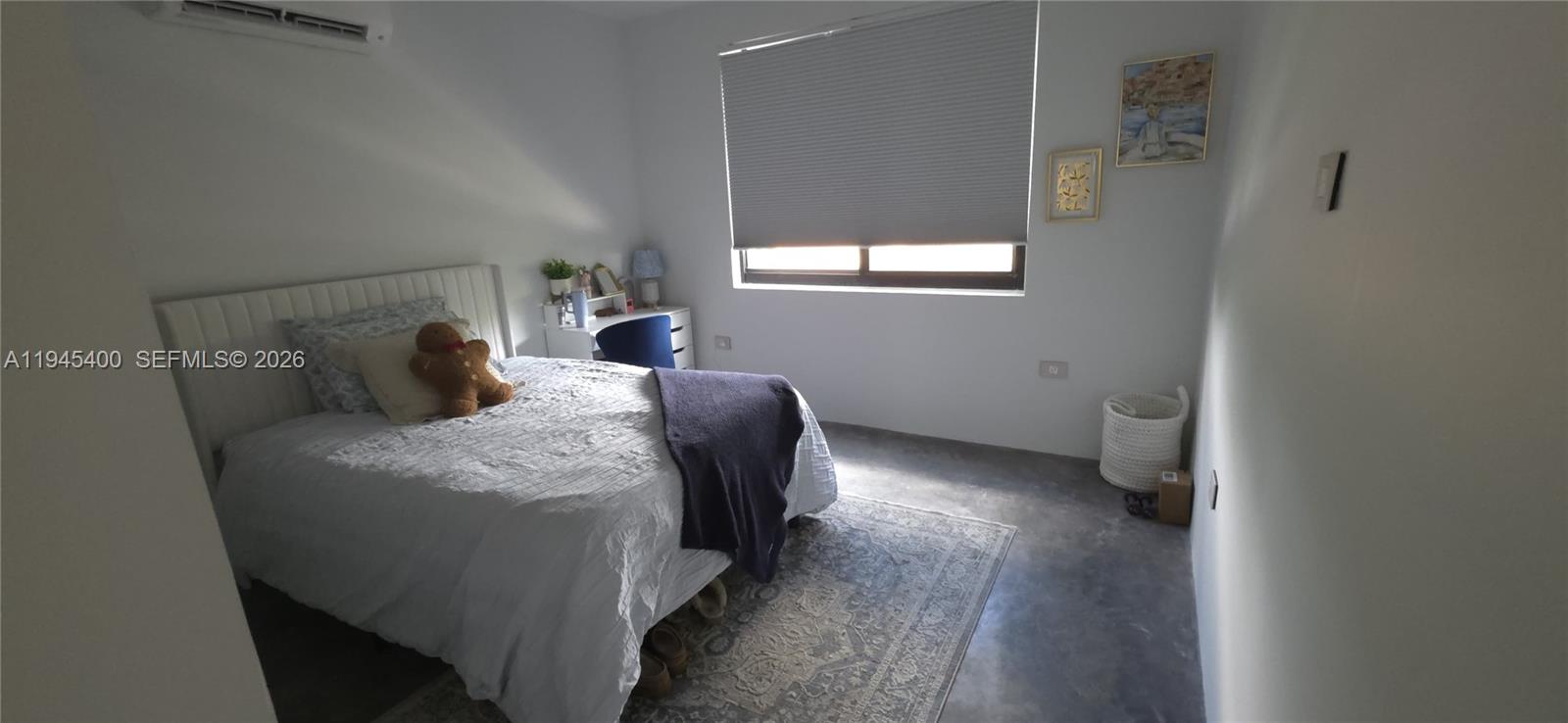 ELLAS LITTLE ACRES 1ST AD - Residential