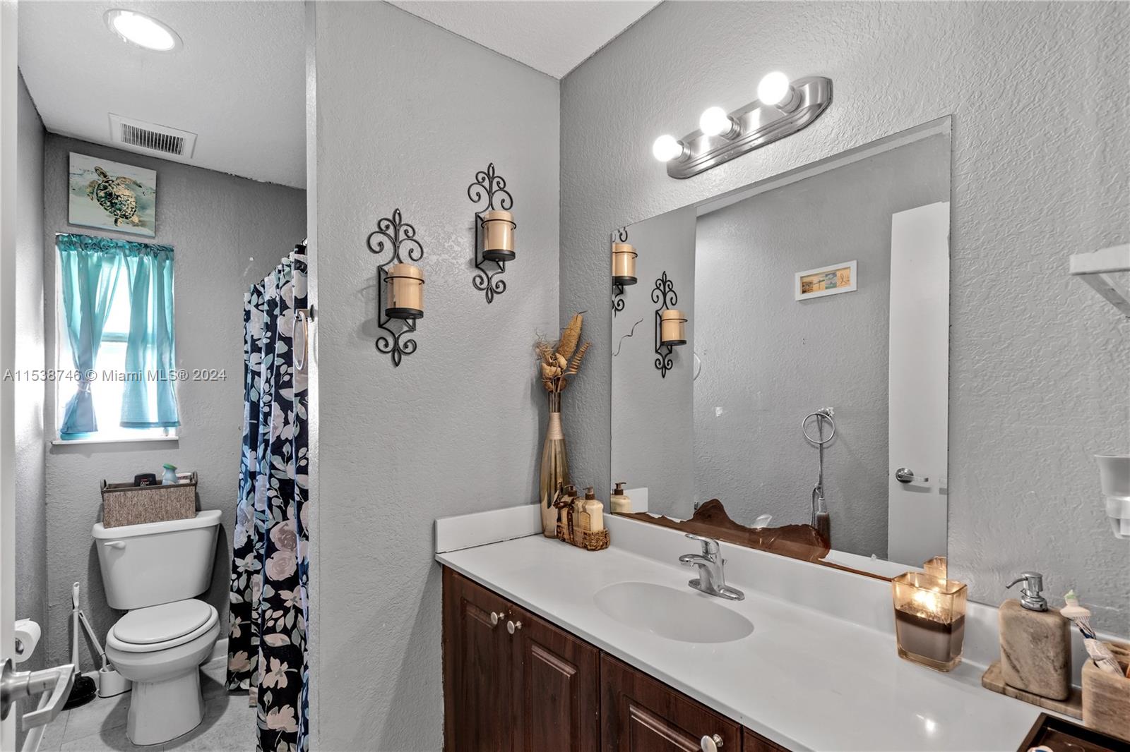 CARIBBEAN PALMS FIRST ADD - Residential