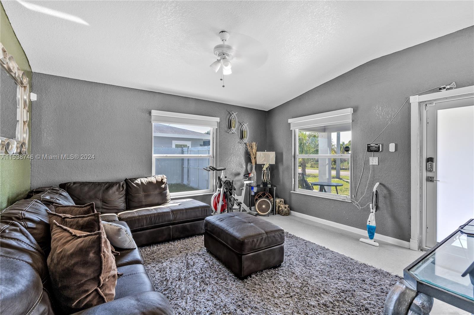CARIBBEAN PALMS FIRST ADD - Residential