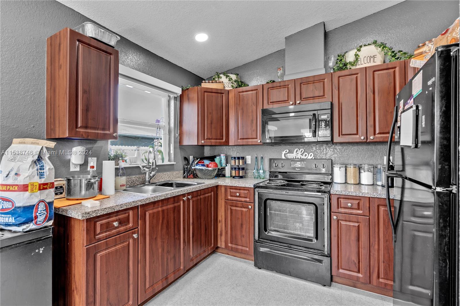 CARIBBEAN PALMS FIRST ADD - Residential