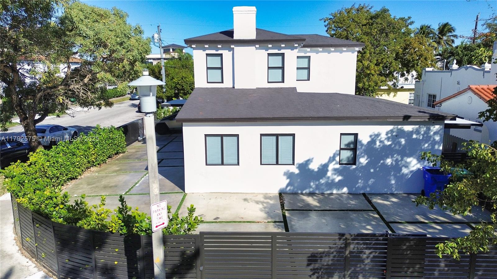 927 SW 18th Ave