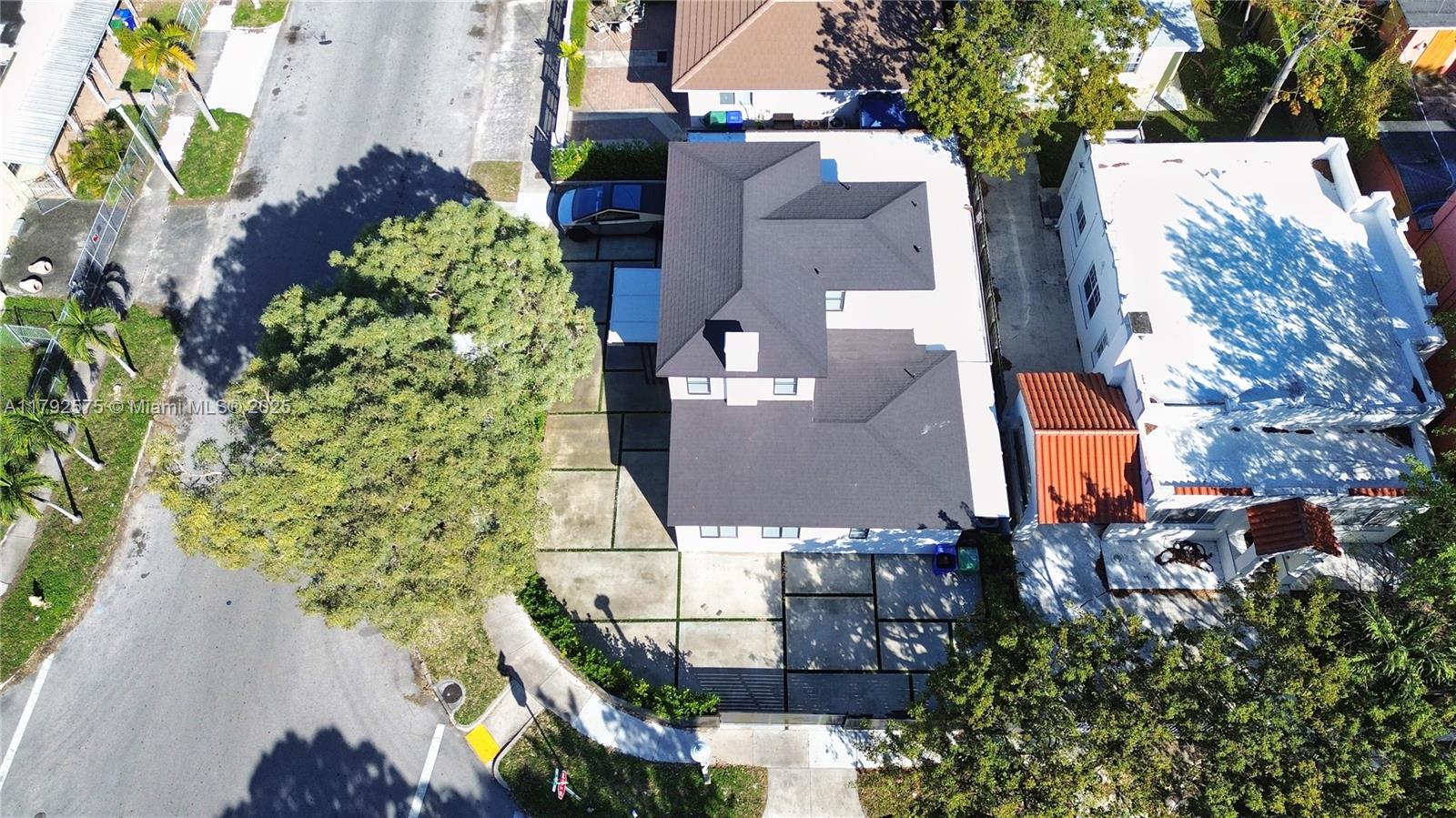 927 SW 18th Ave