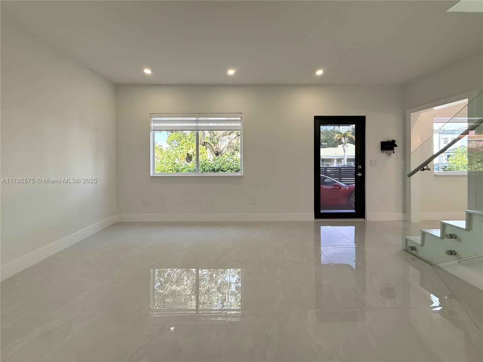 927 SW 18th Ave