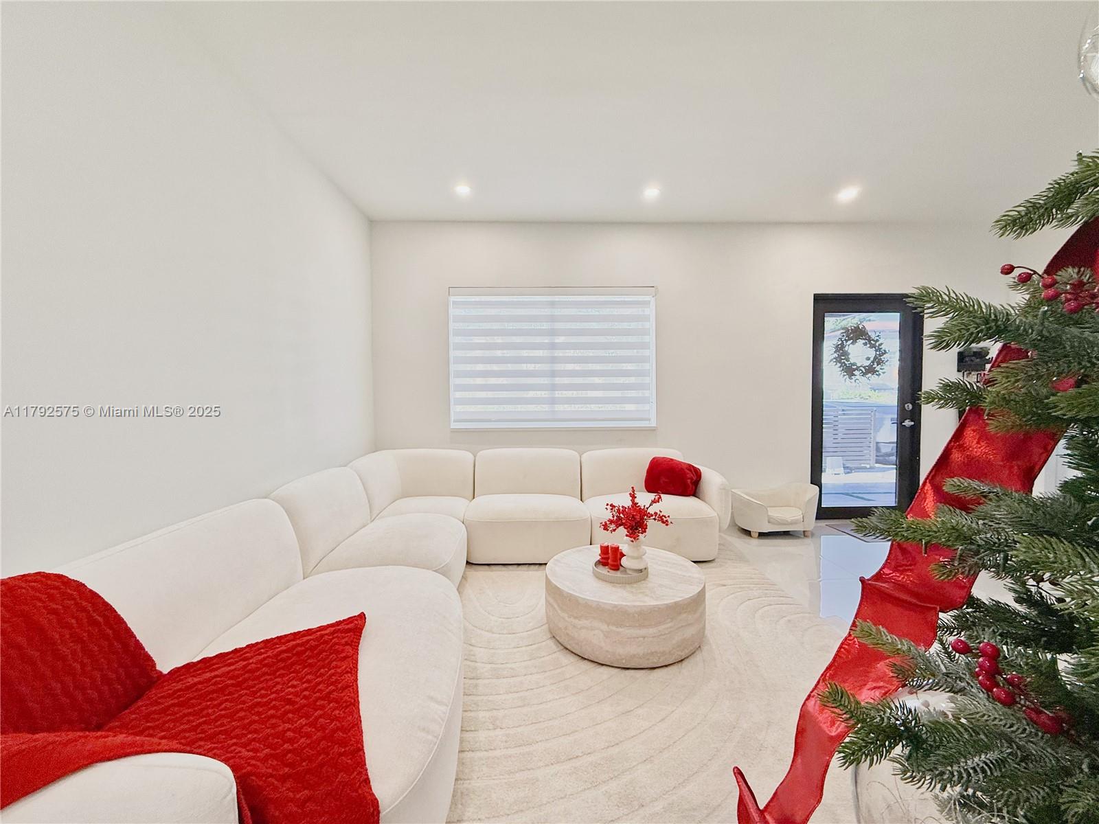 927 SW 18th Ave
