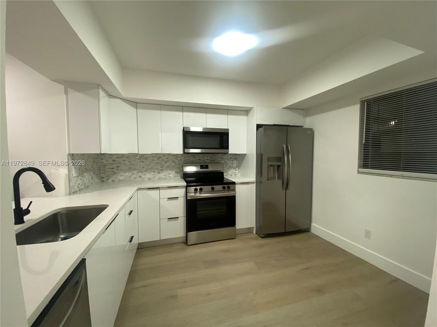 Spectacular 2/2 condo ready to move-in, both bedrooms are spacious, including a comfortable walk-in closet, The A/C unit and water heater are almost new, offering efficiency and peace of mind. 
Just bring your suitcases and start enjoying this beautiful, maintained home with excellent taste and style throughout.
Best location, close to everything- shopping, dining, and close to the beach.