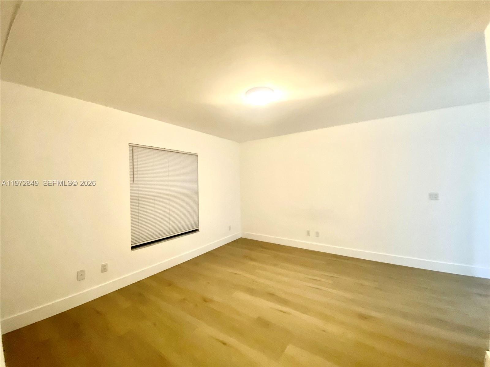 COURTYARD AT KINGS LAKE 3, - Residential