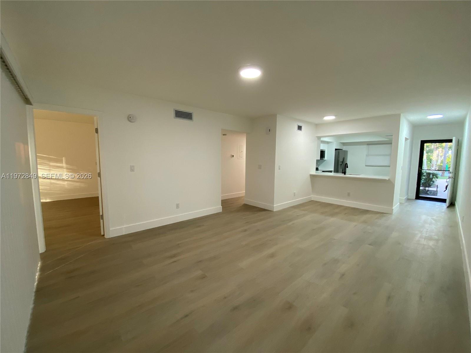 COURTYARD AT KINGS LAKE 3, - Residential