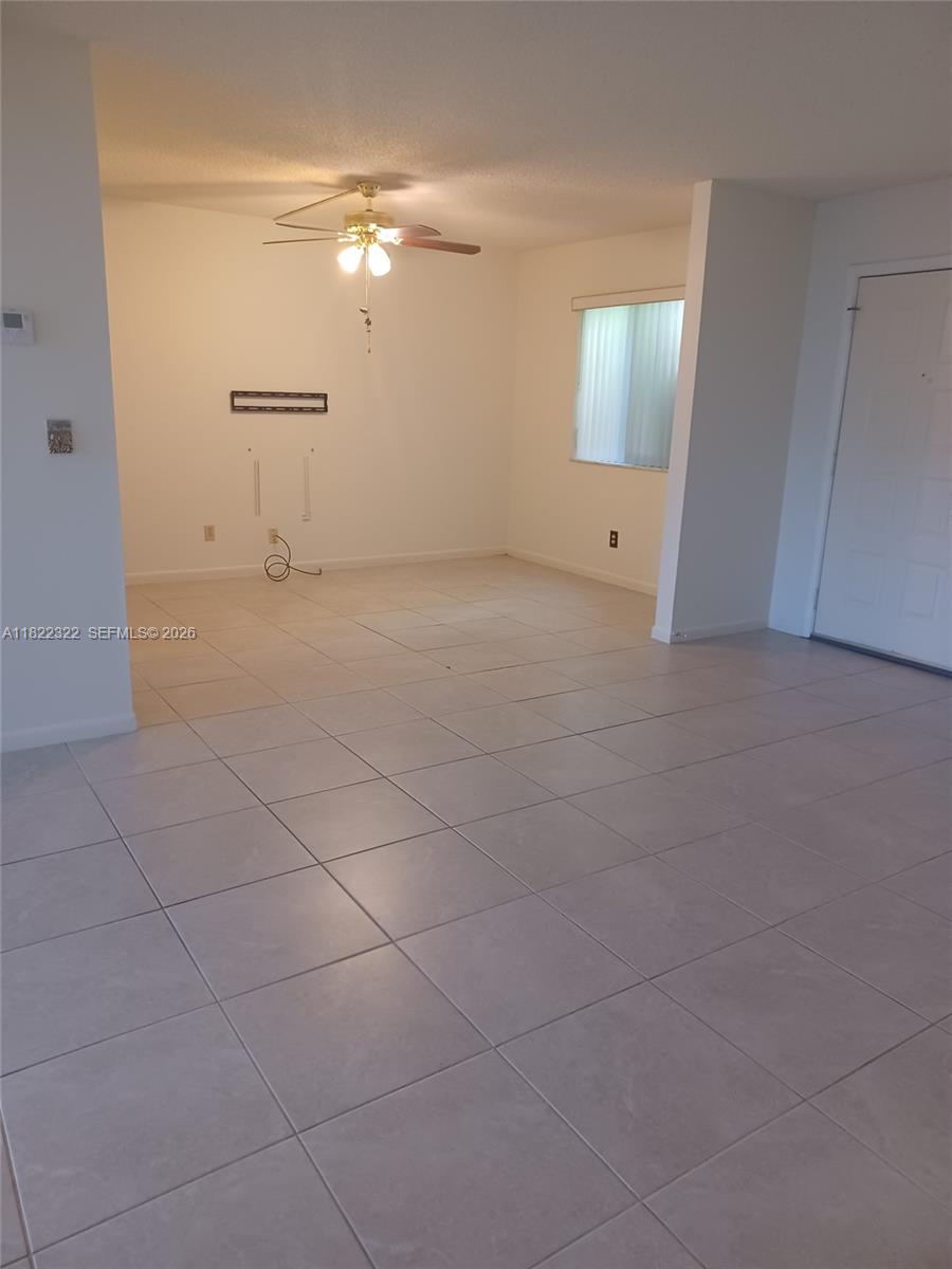 COUNTRY LANE CONDO #2 - Residential