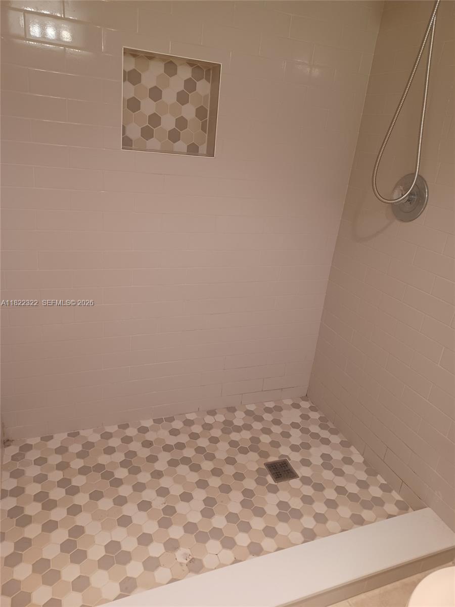 COUNTRY LANE CONDO #2 - Residential