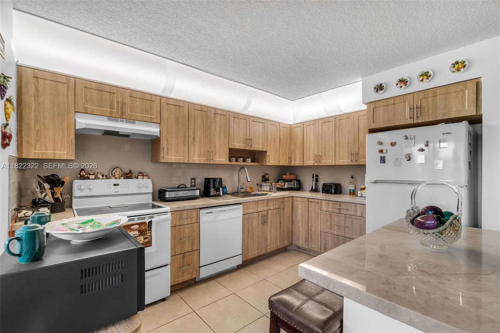 COUNTRY LANE CONDO #2 - Residential