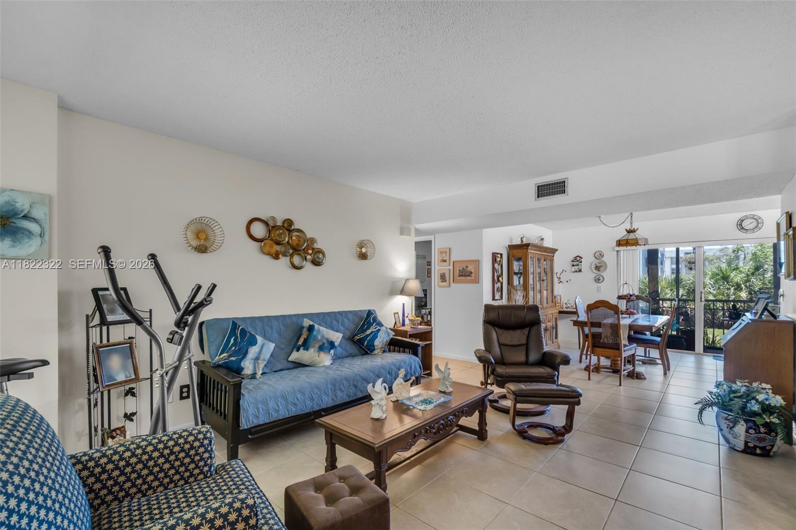 COUNTRY LANE CONDO #2 - Residential