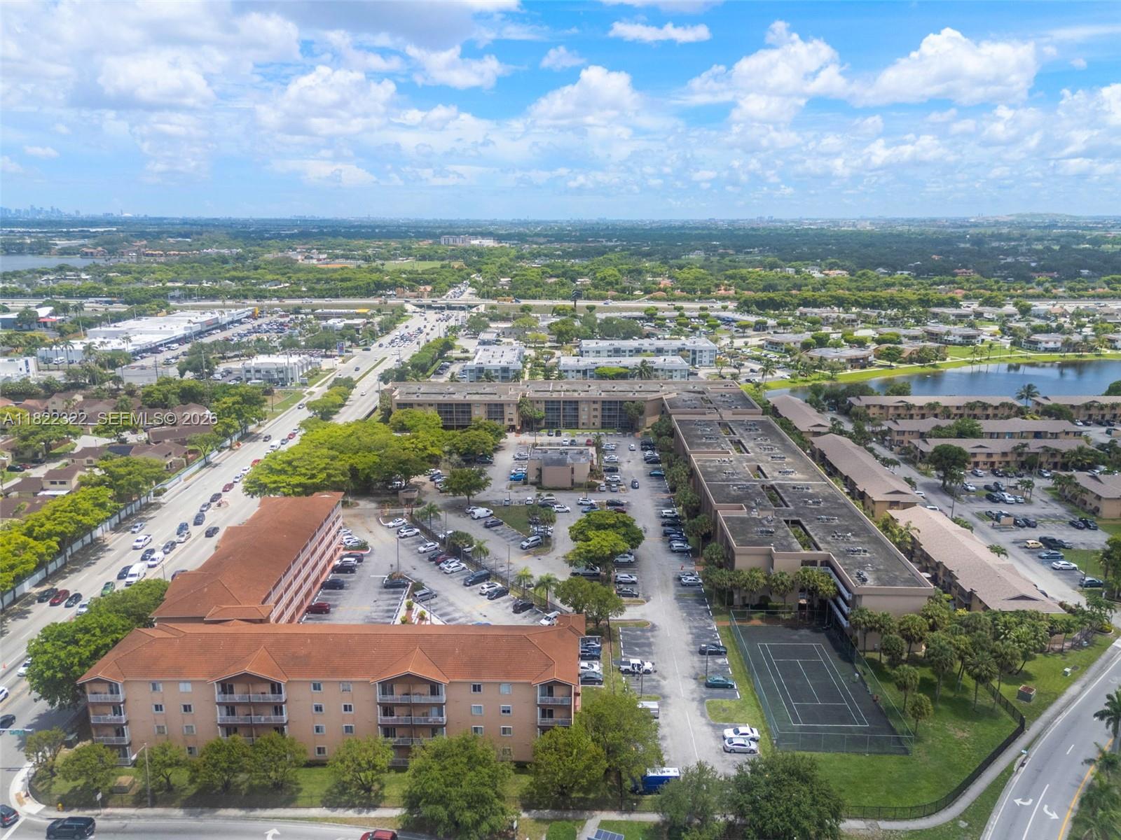 COUNTRY LANE CONDO #2 - Residential