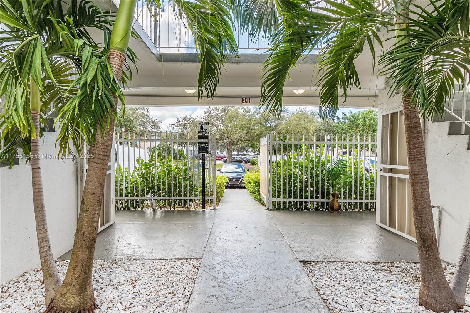 Rental Property at 6905 Rue Vendome 8, Miami Beach, Miami-Dade County, Florida - Bedrooms: 1 
Bathrooms: 1  - $1,875 MO.