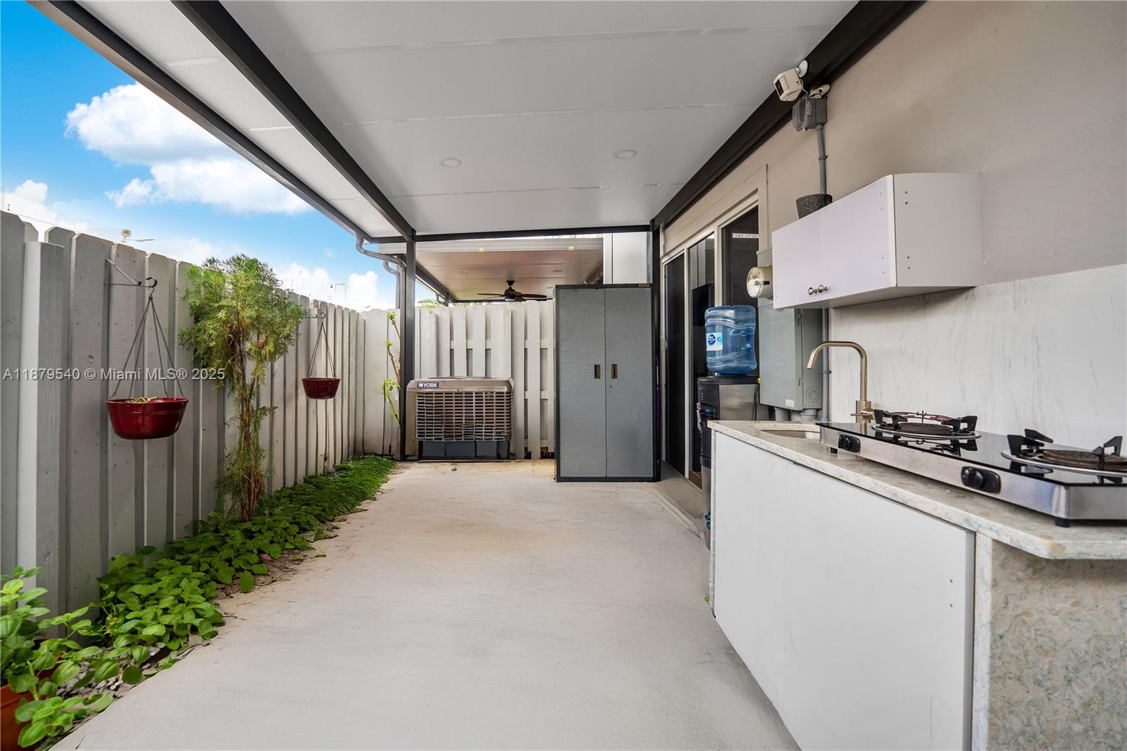 PARADISE GARDENS - Residential