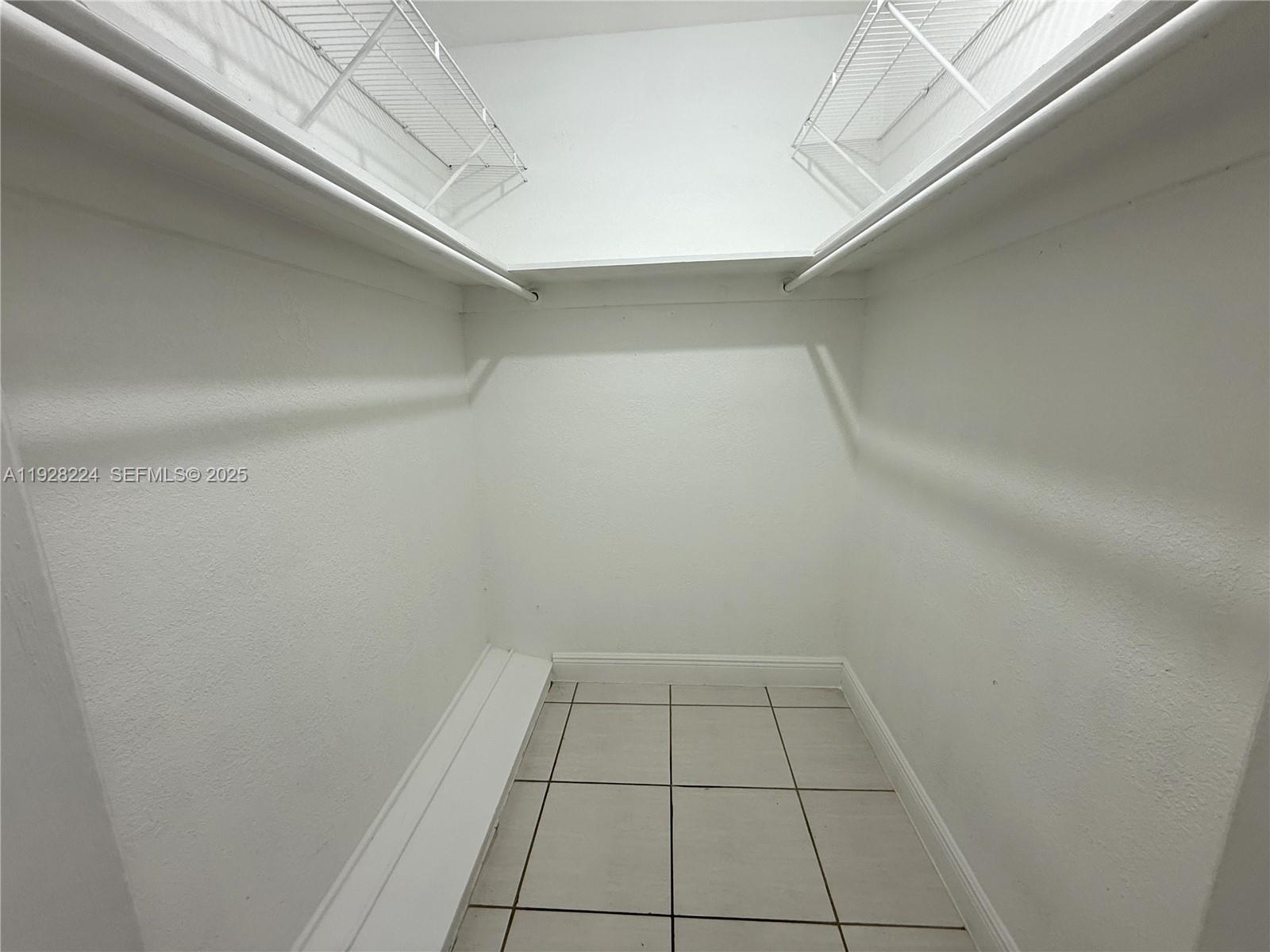 MIMO ON THE BEACH II COND - Residential Lease