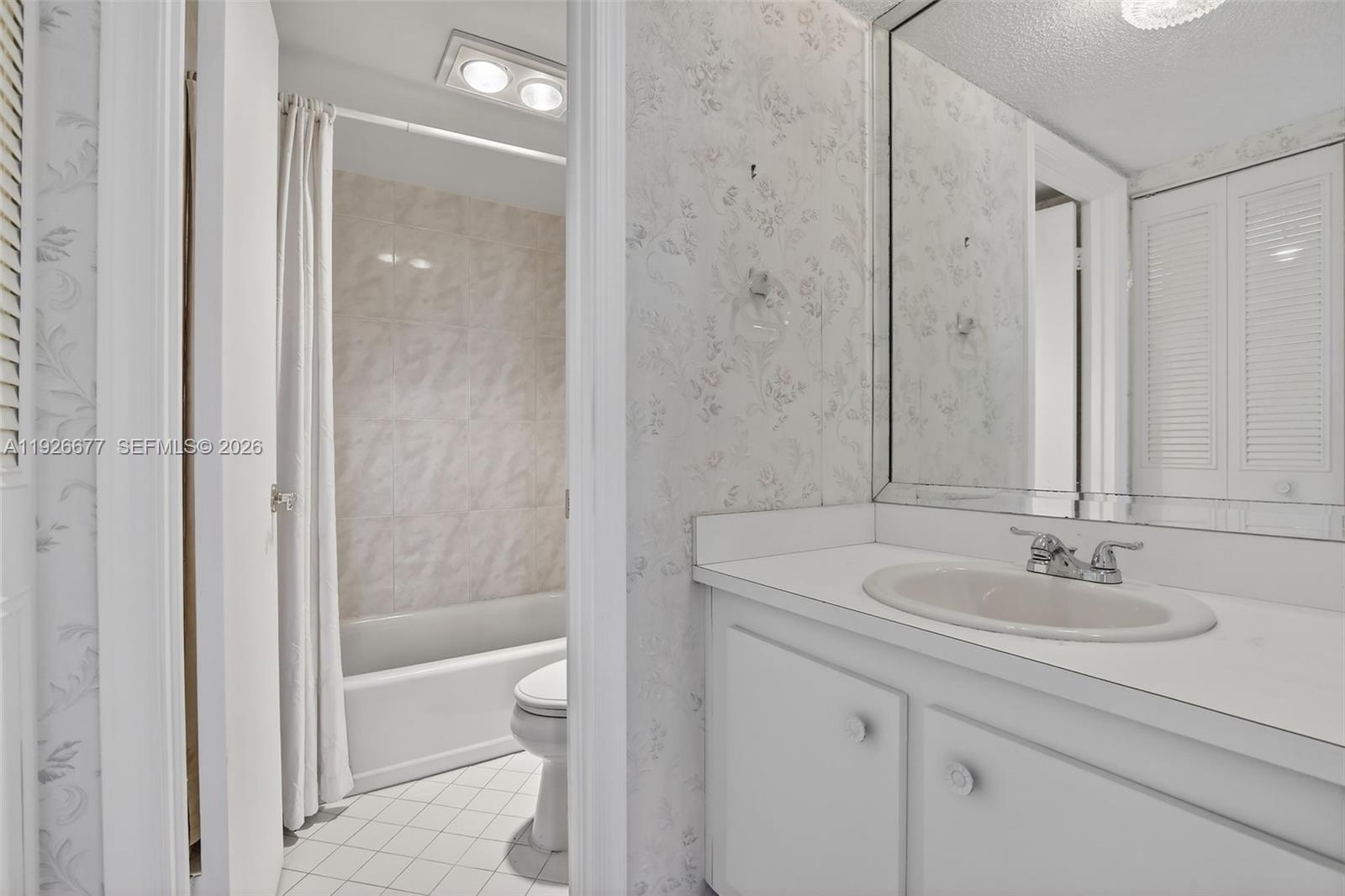 POINCIANA 10 PINE ISLAND - Residential