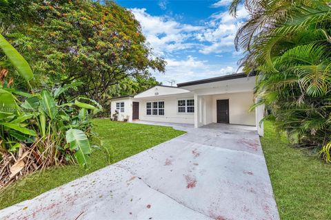 Photo of 2708 SW 46th Ct, Fort Lauderdale, FL 33312 (MLS # A11850042)
