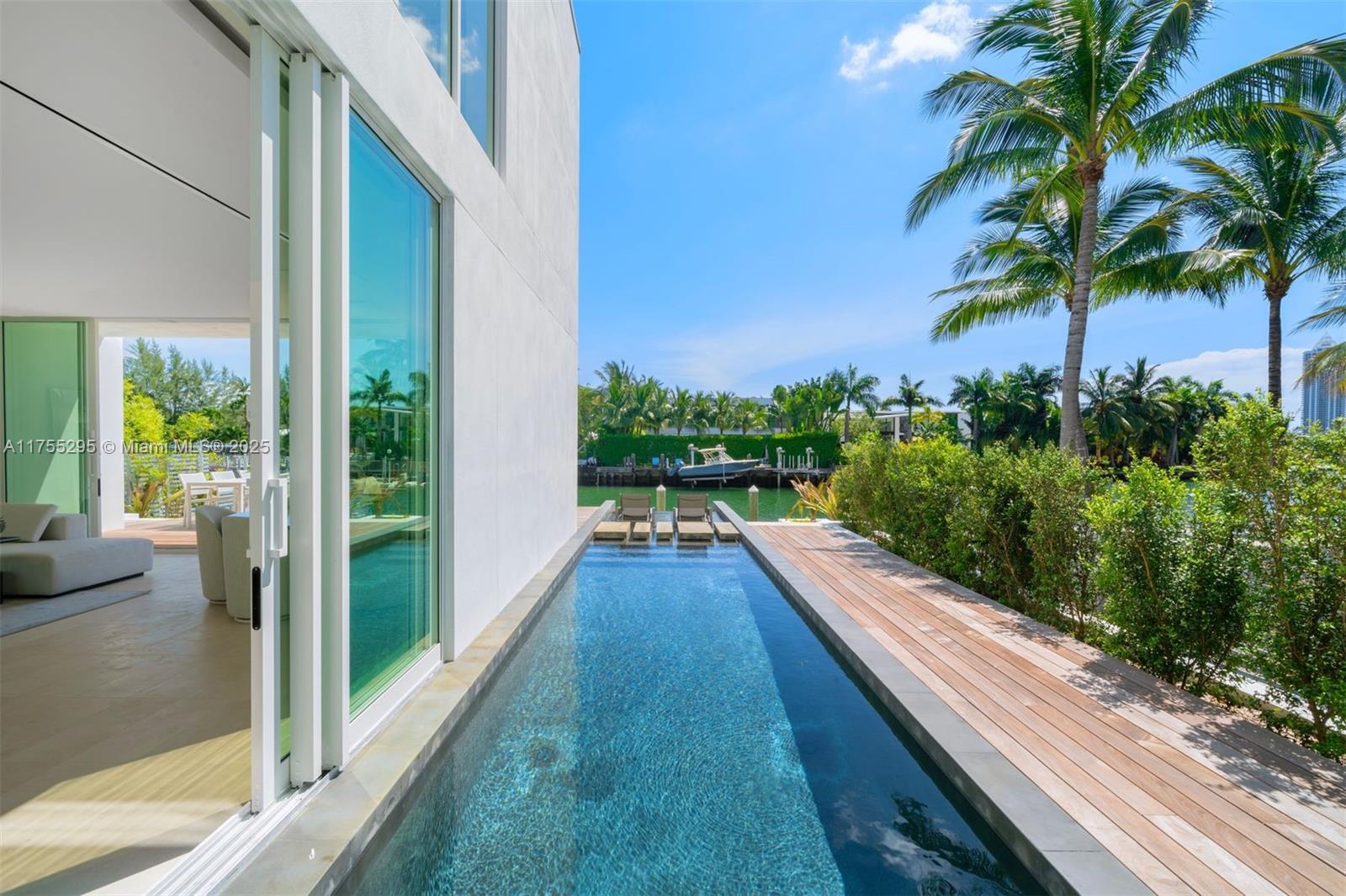 1011 W 48th St - The Ritz Carlton Miami Beach