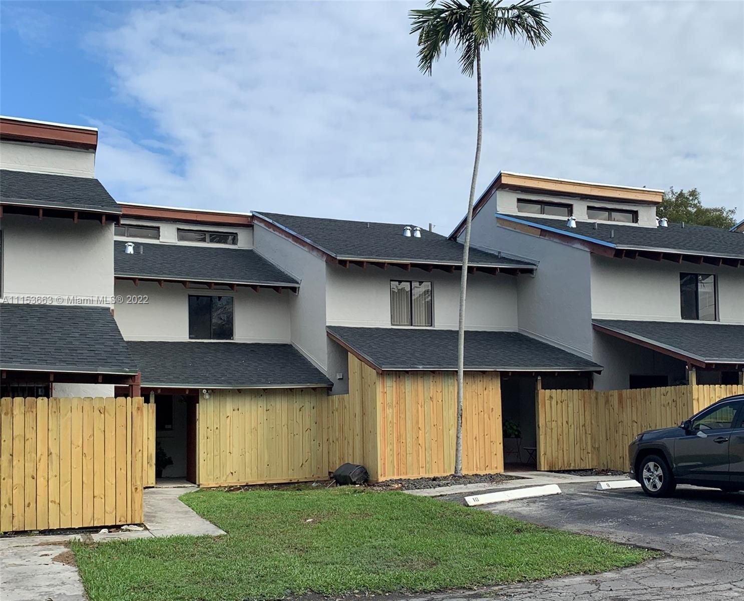 PARKWAY GROVE CONDO PART - Residential